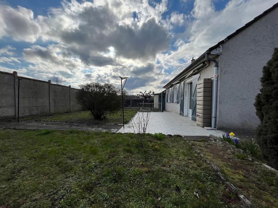 Maisonnette - Jardin Exterieur Champagne-sur-Seine Exterior photo